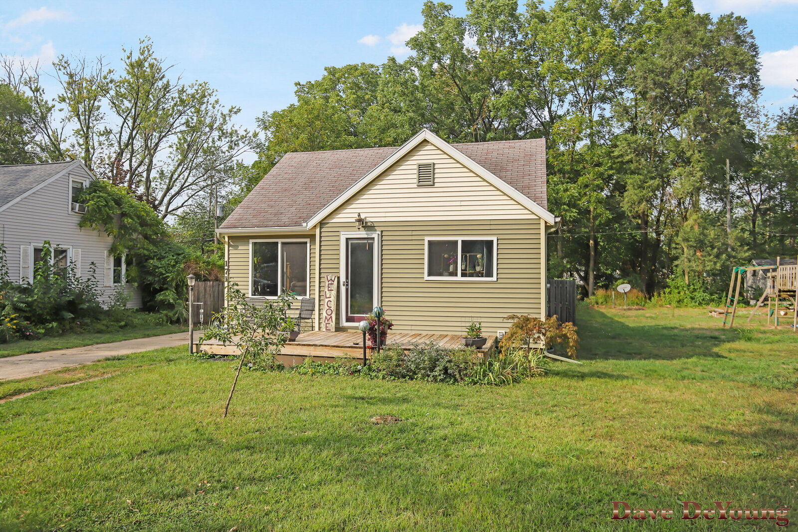 Property Photo: 171 E 37th Street MI 49423