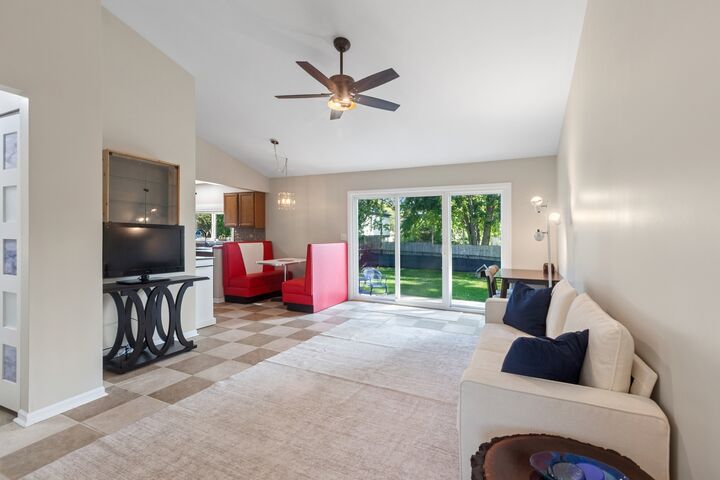 Property Photo: 2293 Bannister Lane IL 60504