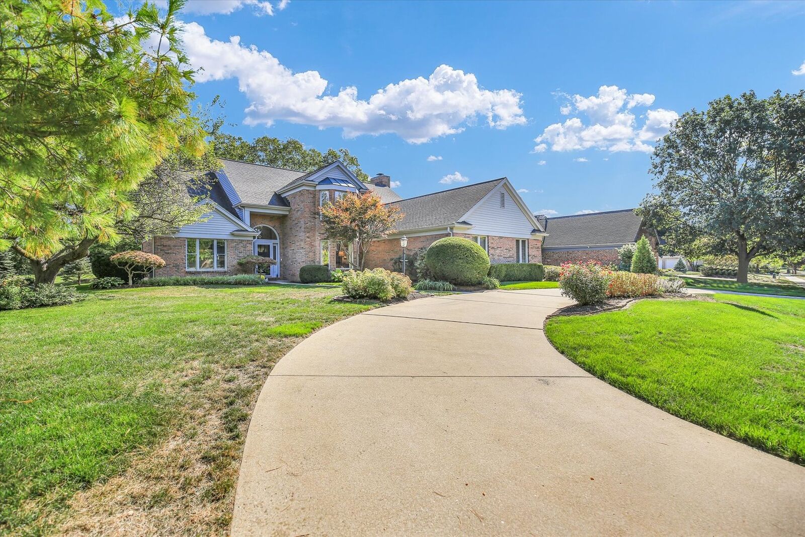 Property Photo:  1806 Bentbrook Drive  IL 61822