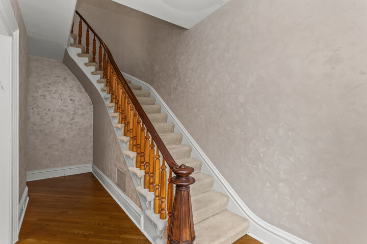 Property Photo:  2236 Ridge Avenue  IL 60201 