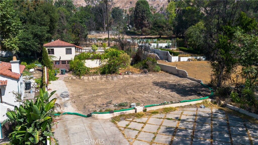 Property Photo:  1689 E Altadena Drive  CA 91001 