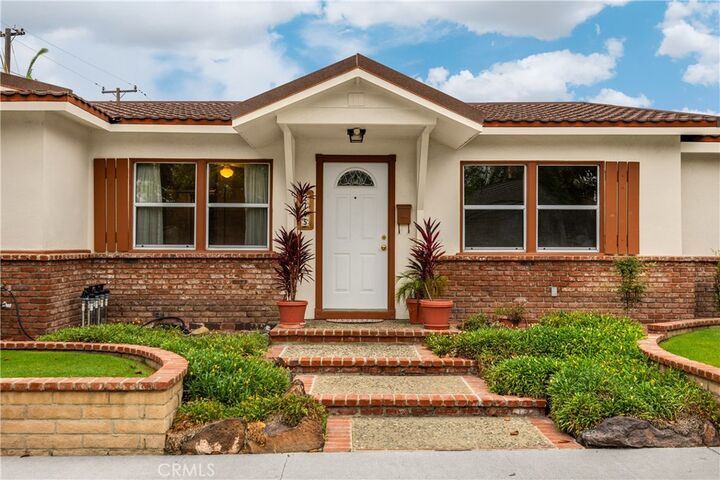 Property Photo:  2705 E Orange Grove  CA 92867 