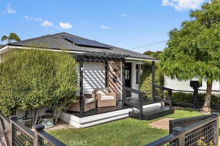 Property Photo:  505 W Maple Avenue  CA 90245 