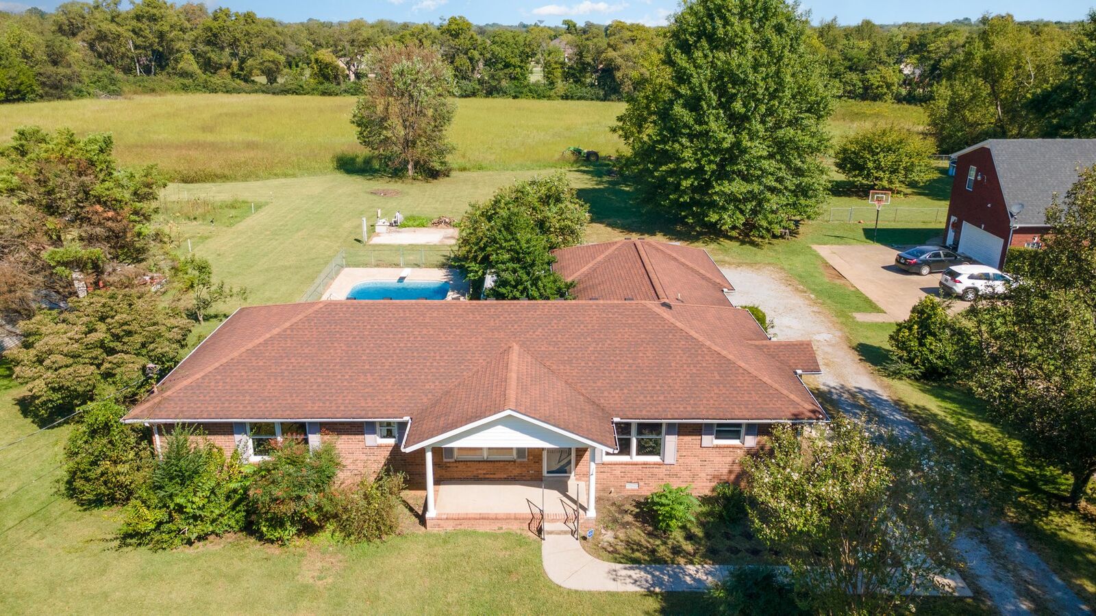 Property Photo:  1040 Veterans Pkwy  TN 37128 