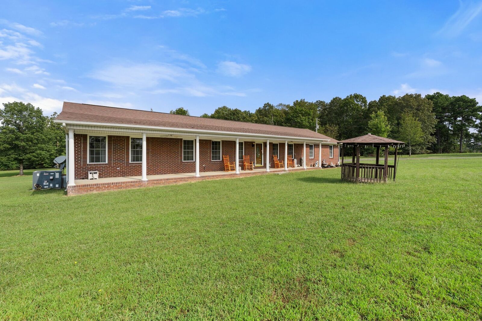 Property Photo:  2562 Spain Rd  TN 38452