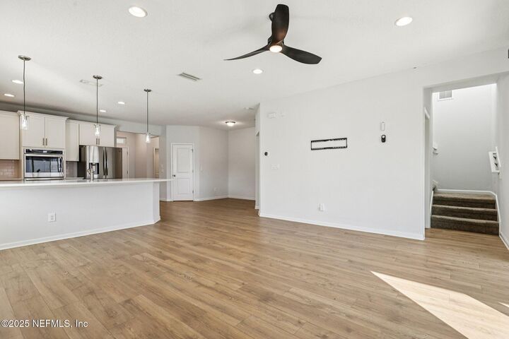 Property Photo:  809 Laurel Valley Drive  FL 32065 