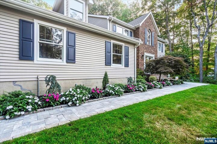 Property Photo:  17 Pheasant Run  NJ 07405 