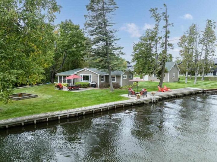 6780 Grace Street  Indian River MI 49749 photo