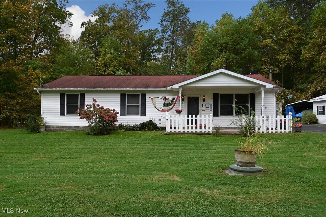 Property Photo: 6610 6th Avenue OH 44003