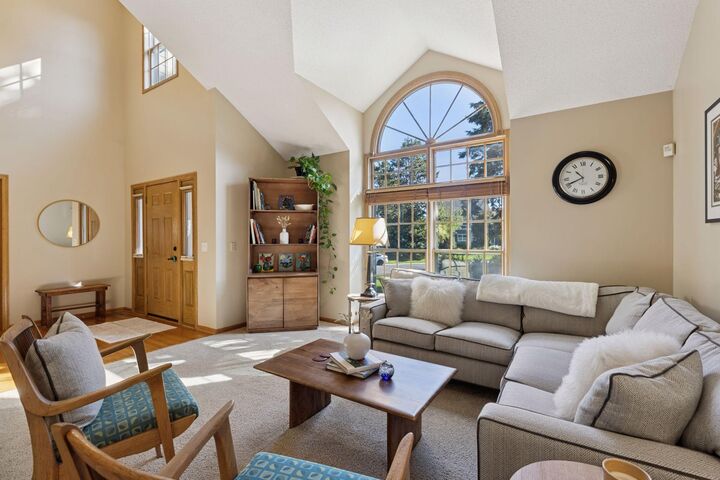 Property Photo:  941 Pineridge Court  MN 55115 