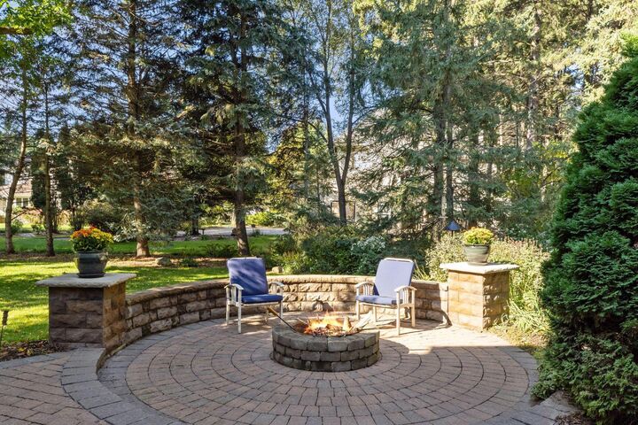 Property Photo: 941 Pineridge Court MN 55115