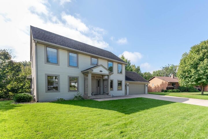 Property Photo:  208 Chancery Lane  MN 56001 