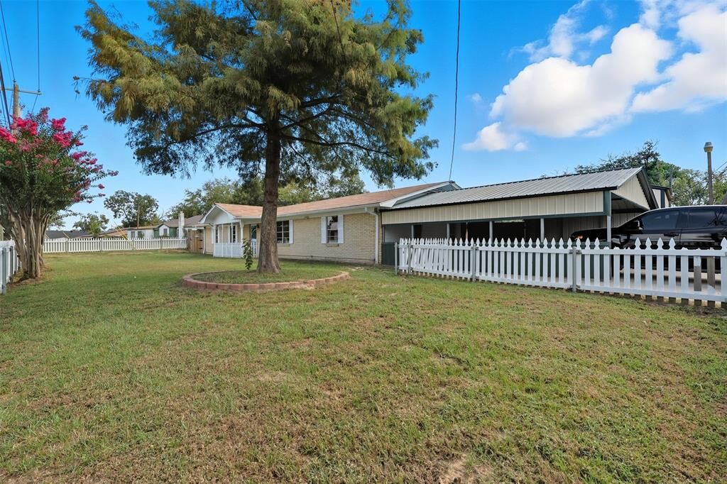 Property Photo: 3649 County Road 1125 TX 75704