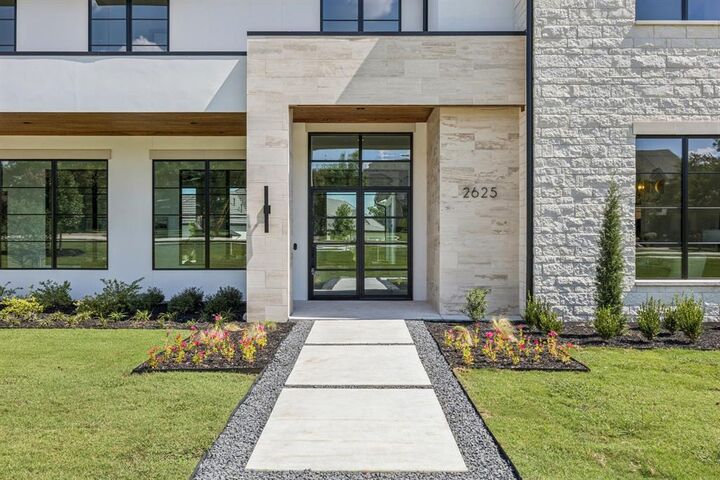 Property Photo: 2625 Ridgecrest Drive TX 76092