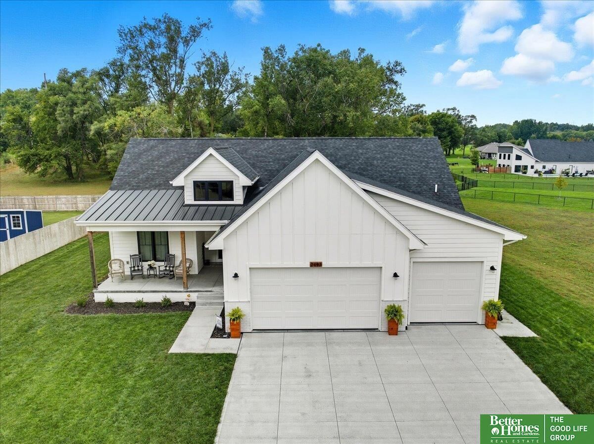 Property Photo:  2493 Buccaneer Boulevard  NE 68048 