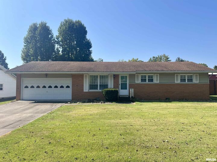 207 Patricia Lane  West Frankfort IL 62896 photo