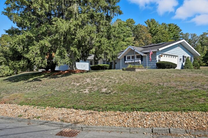 14 Buttonwood Dr.  Methuen MA 01844 photo