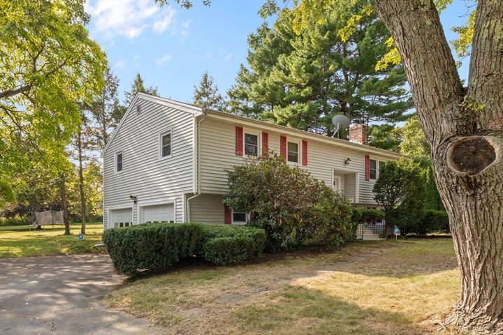 Property Photo:  5 Hampshire Dr  MA 01760 