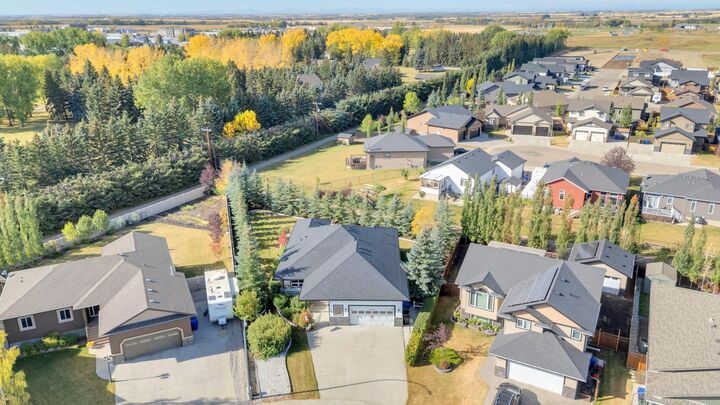 Property Photo:  35 Vantage Crescent  AB T4H 0B5 