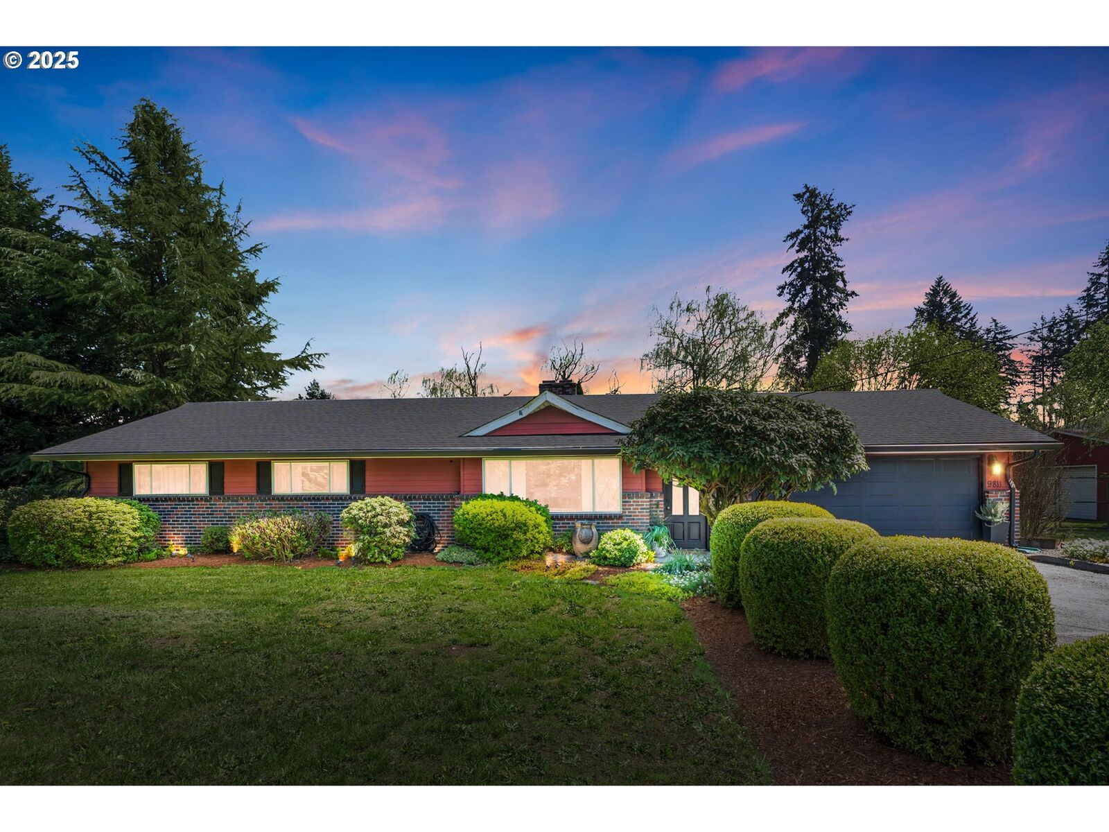 Property Photo:  9811 NE 152nd Ave  WA 98682 