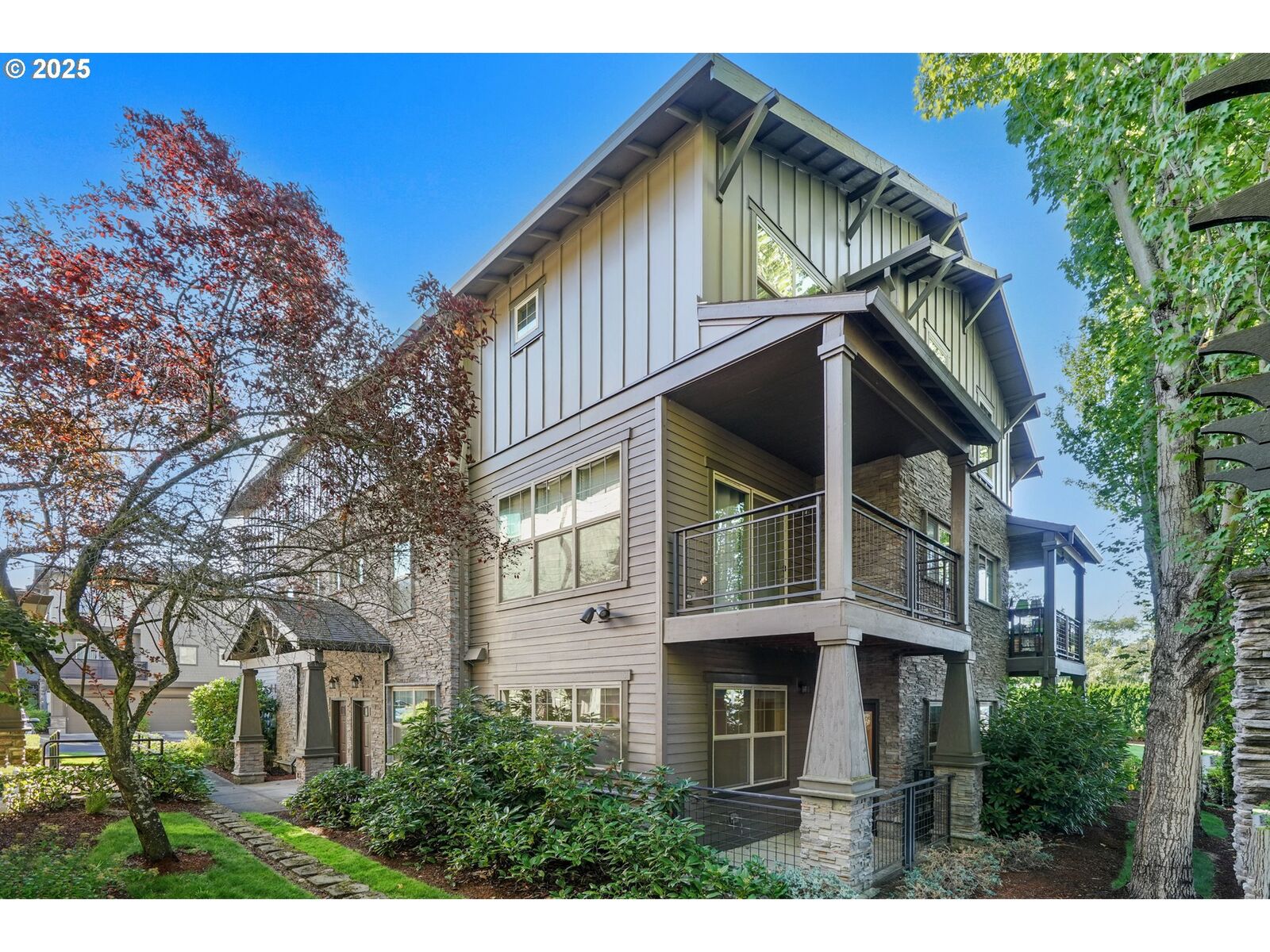 Property Photo:  613 NE Garswood Ln  OR 97006 