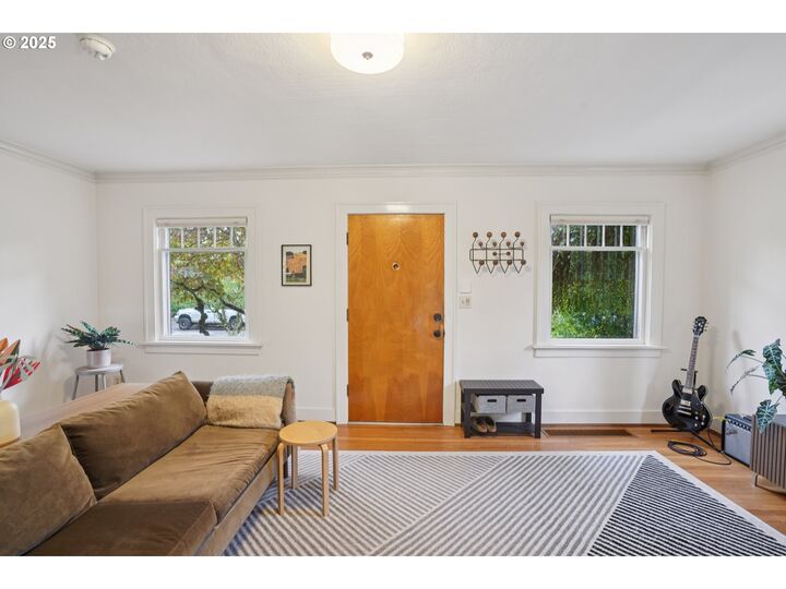 Property Photo:  7916 N Emerald Ave  OR 97217 