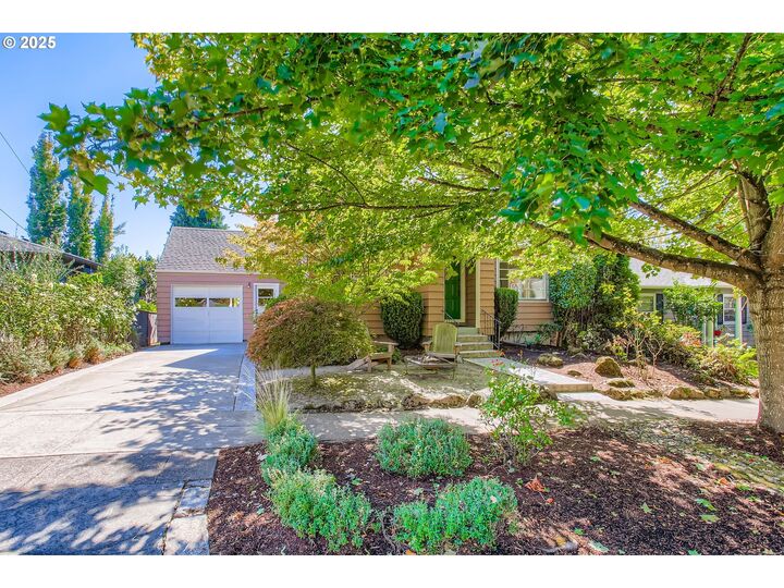 Property Photo:  4010 SE Ogden St  OR 97202 
