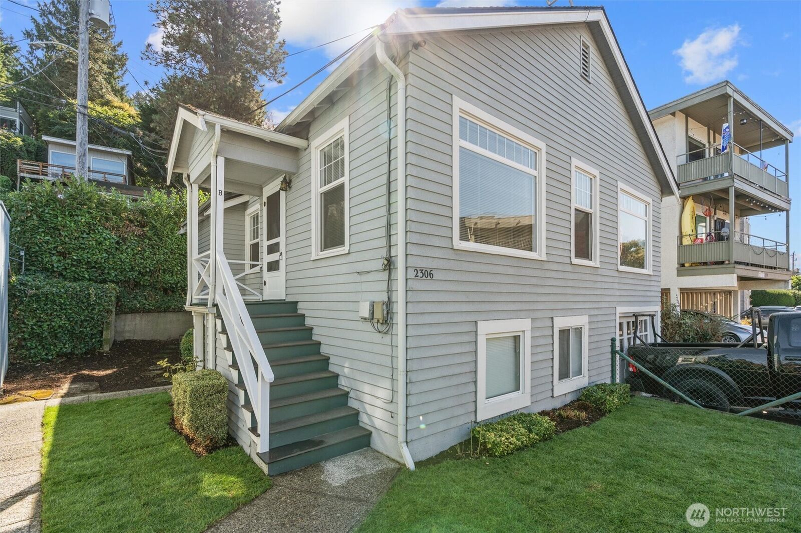 Property Photo:  2306  Bonair Place SW  WA 98116 