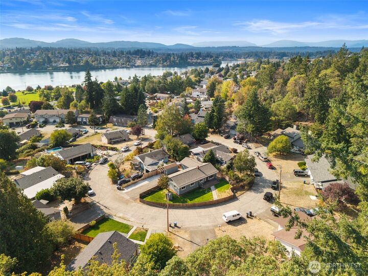 Property Photo:  212  Willow Street  WA 98310 