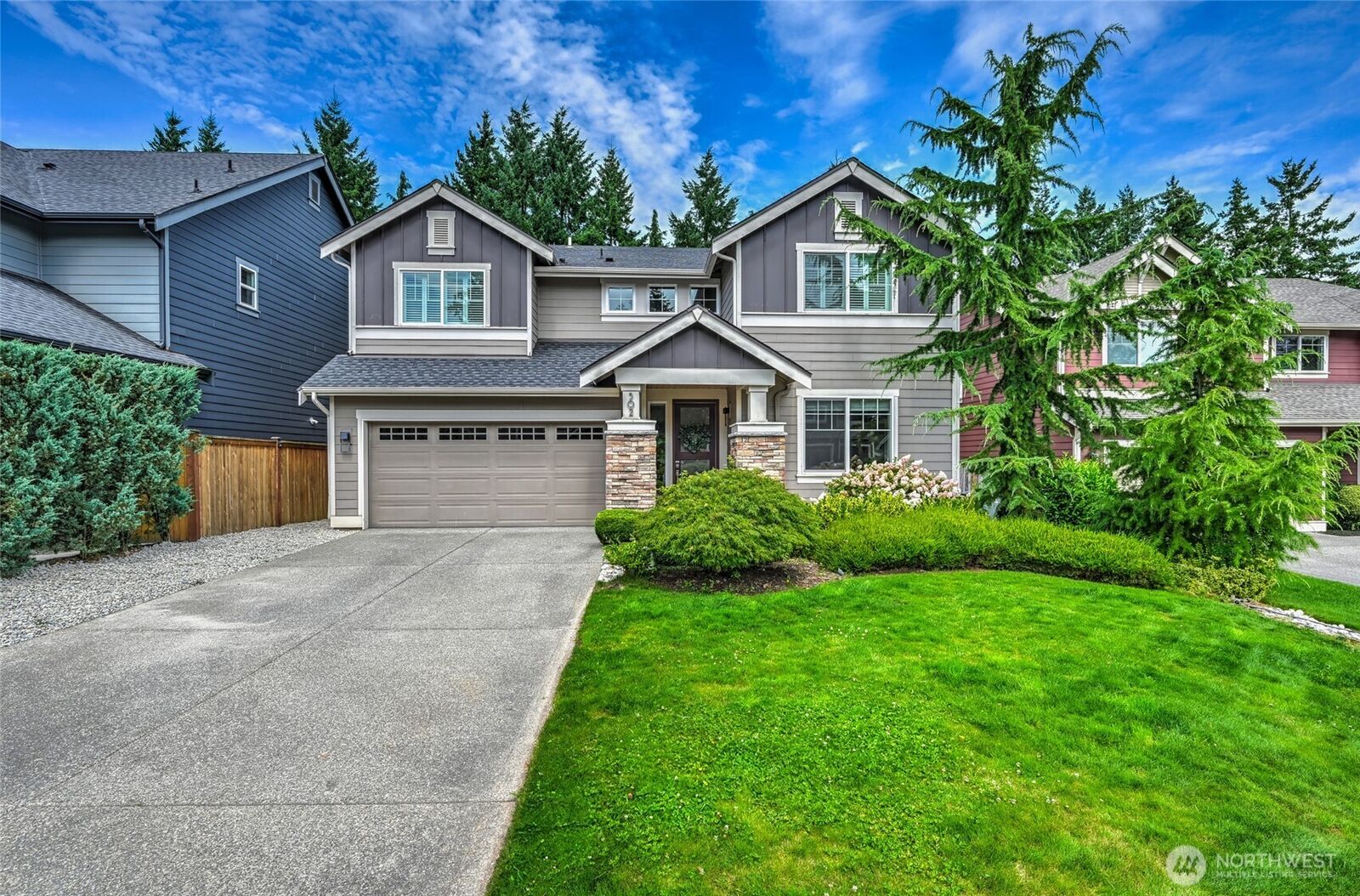 Property Photo:  502 S 187th Lane  WA 98148 