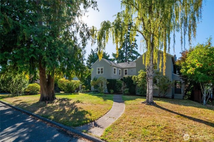 Property Photo: 706 16th Street A&B WA 98225