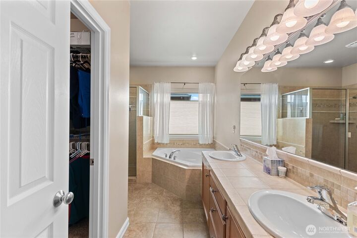 Property Photo: 1992 Stoneridge Drive WA 98802