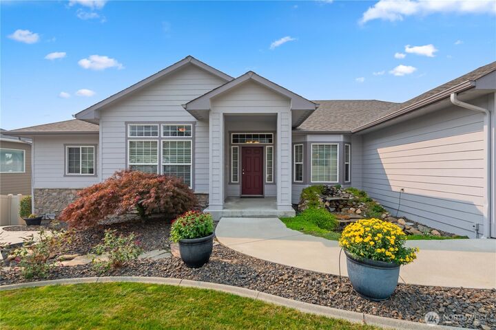 Property Photo: 1992 Stoneridge Drive WA 98802
