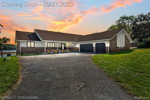 9060 Tindall Road  Springfield Twp MI 48350 photo