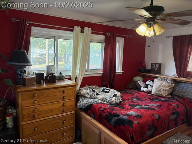 Property Photo:  1202 E George Avenue  MI 48030 