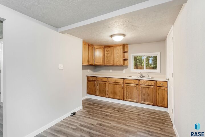 Property Photo:  1304 E 22nd St  SD 57105 
