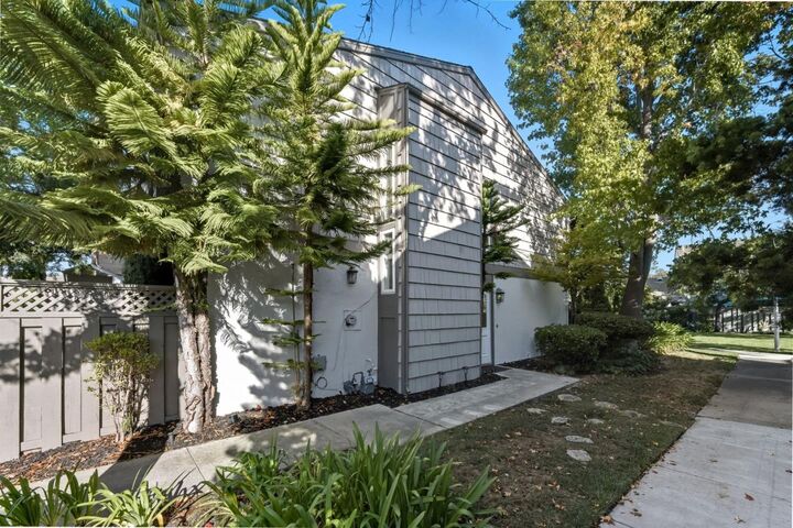 Property Photo:  971 Marquette Lane  CA 94404 