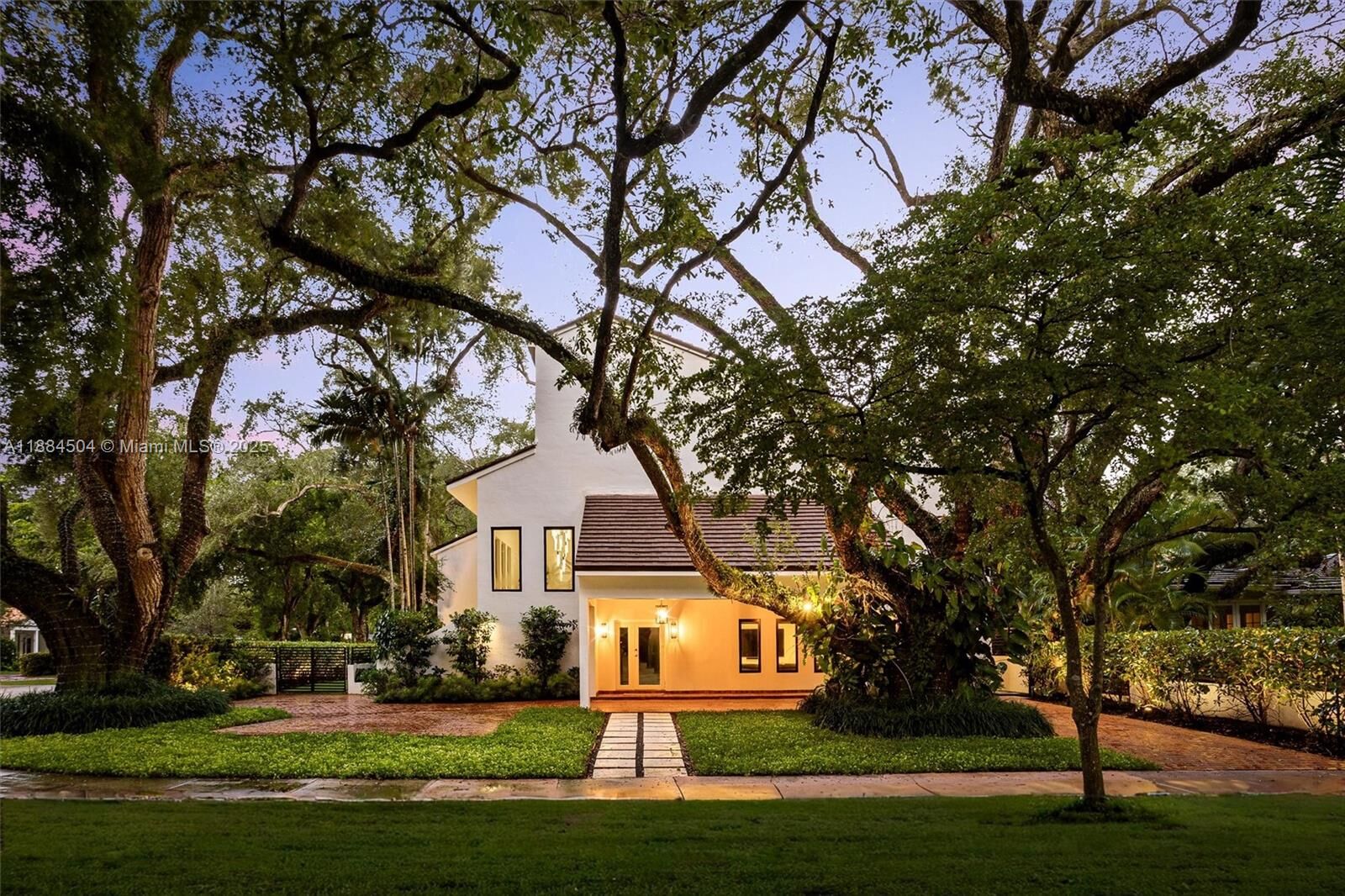 Property Photo: 6510 Castaneda St FL 33146