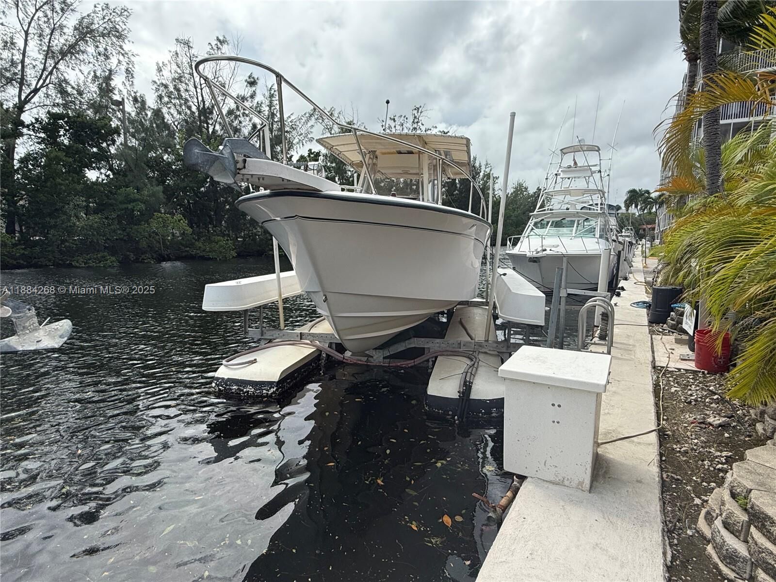 Property Photo:  3660 NE 166th St 101 +40' Deeded Dock  FL 33160 