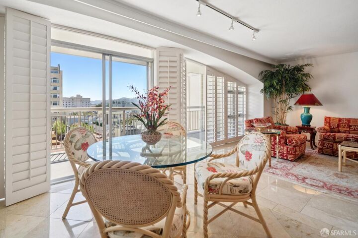 Property Photo:  2200 Pacific Avenue 8E  CA 94115 