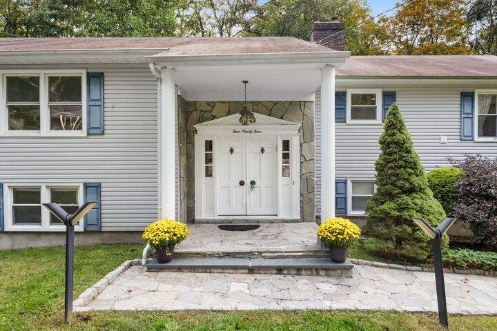Property Photo:  494 Sawmill Road  CT 06903 
