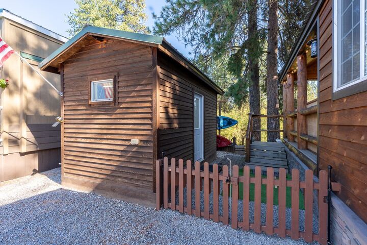 Property Photo:  157 S Tall Pine Loop  WA 99180 