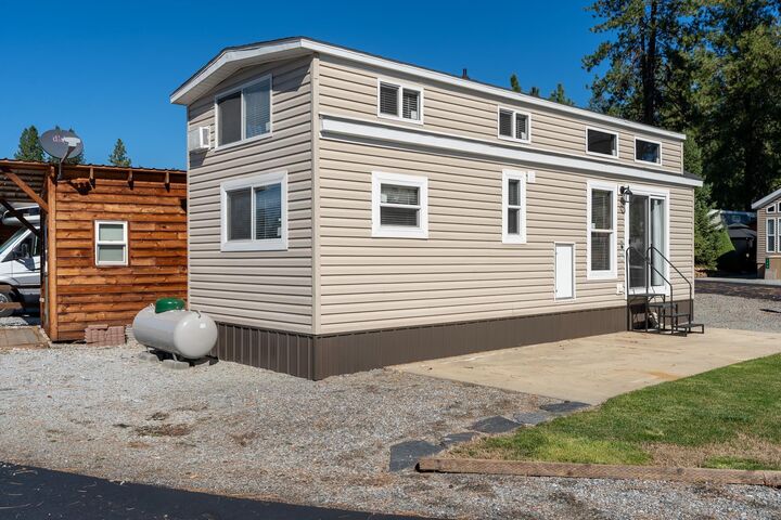 Property Photo:  16 Songbird Ln  WA 99180 