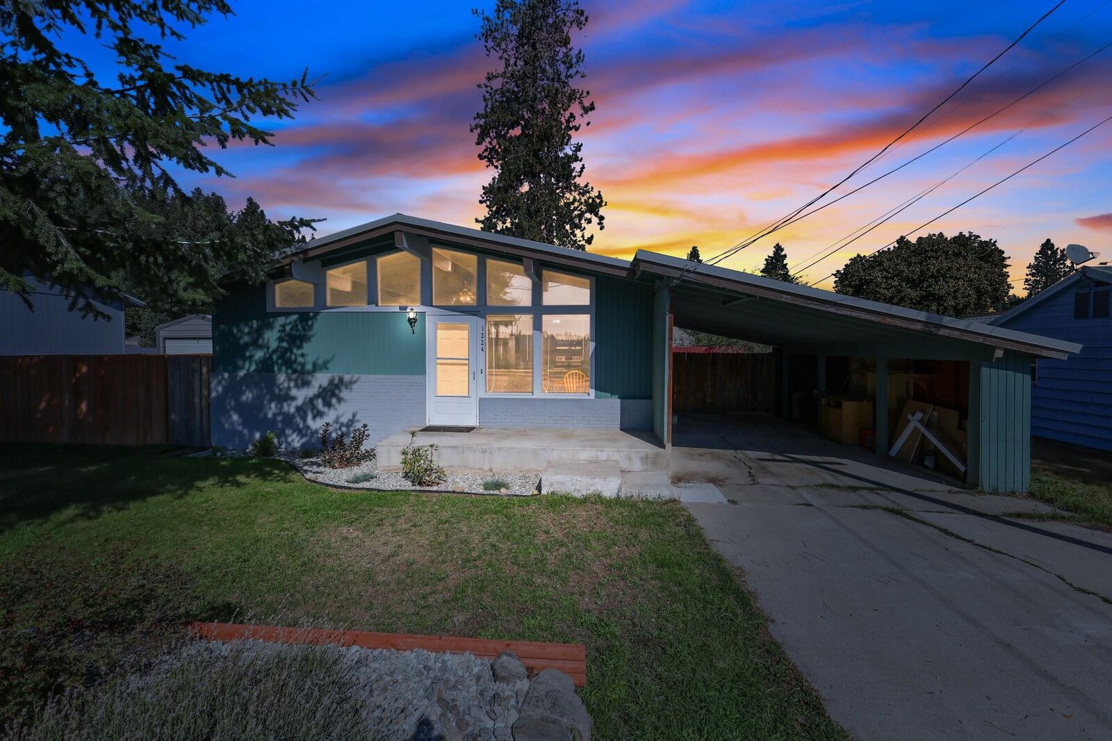 Property Photo:  1224 W 1st St  WA 99156