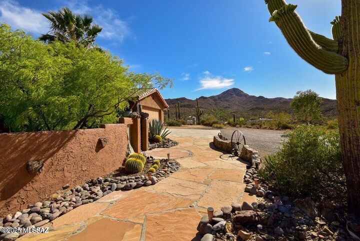 Property Photo:  7280 W El Camino Del Cerro  AZ 85745 