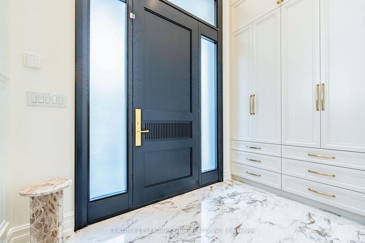 Property Photo:  22 King High Avenue  ON M3H 3A7 