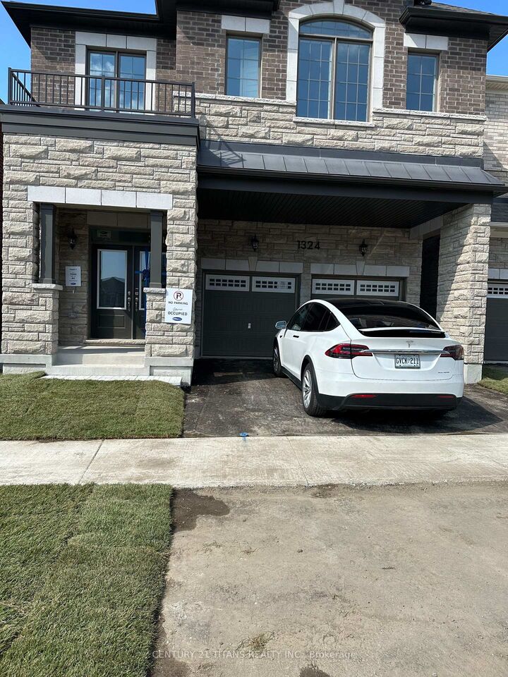 1324 Garthdale Street  Pickering ON L1X 0T2 photo