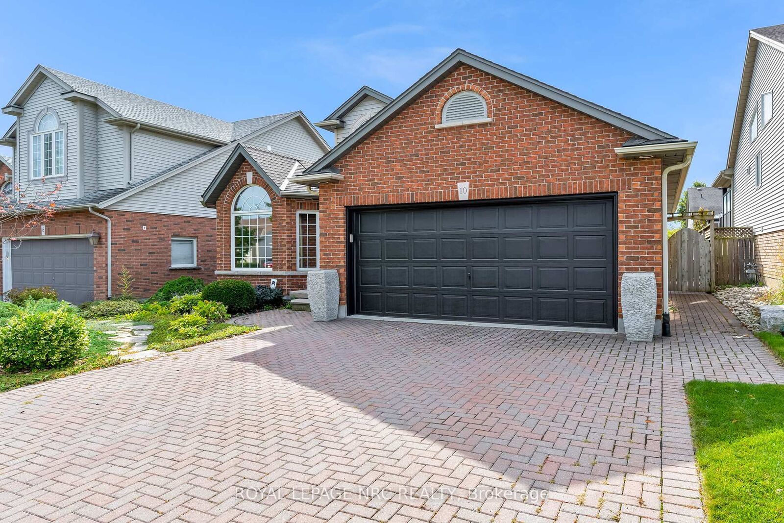 Property Photo:  10 Montrose Street  ON L2S 4A7 
