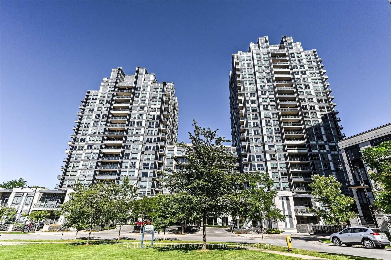 Photo de la propriété:  120 Harrison Garden Boulevard 1235  ON M2N 0H1 