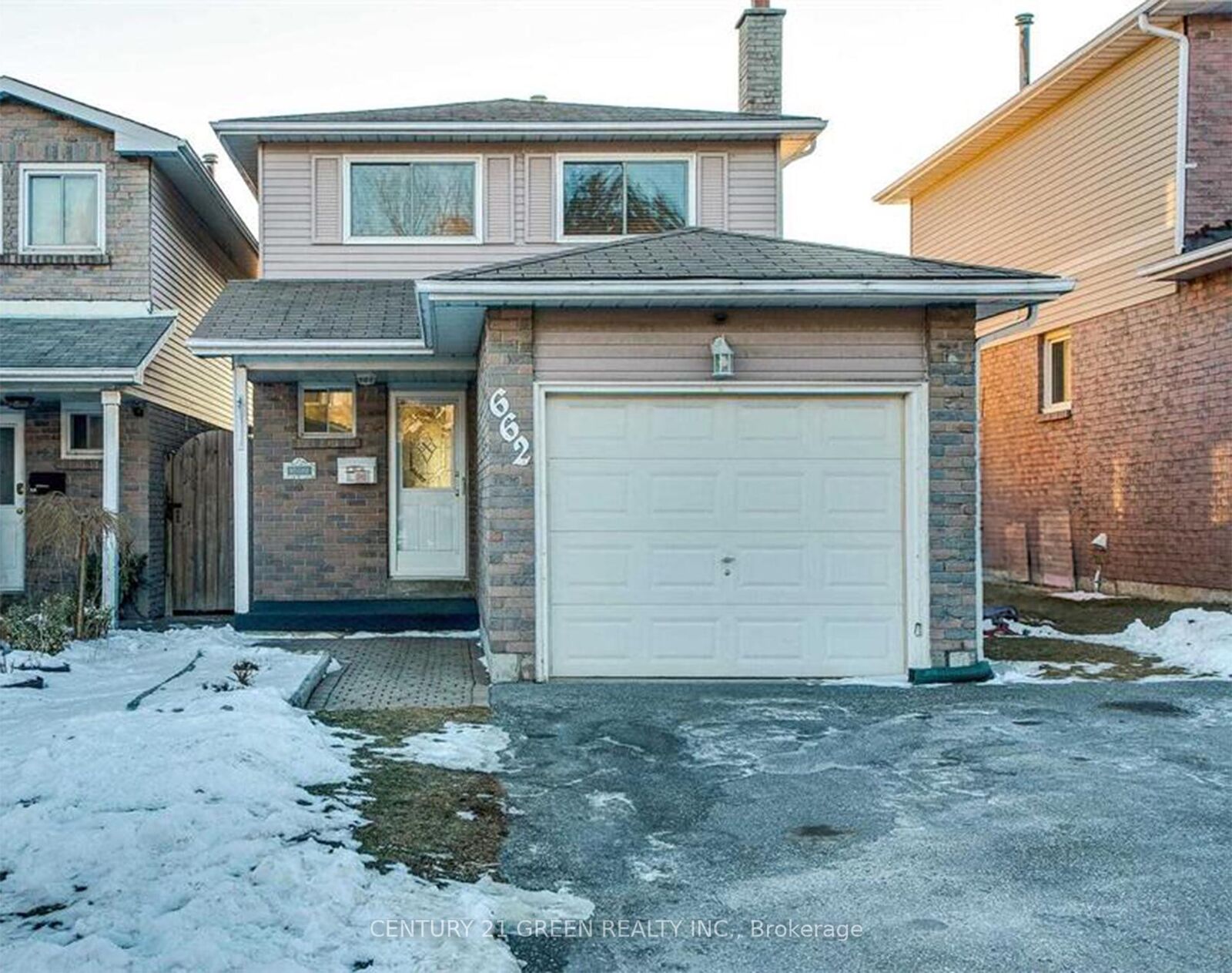 Photo de la propriété:  662 Grandview Drive Main &Amp 2nd Floor  ON L1H 8J3 